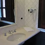 Otel Taloro 4*